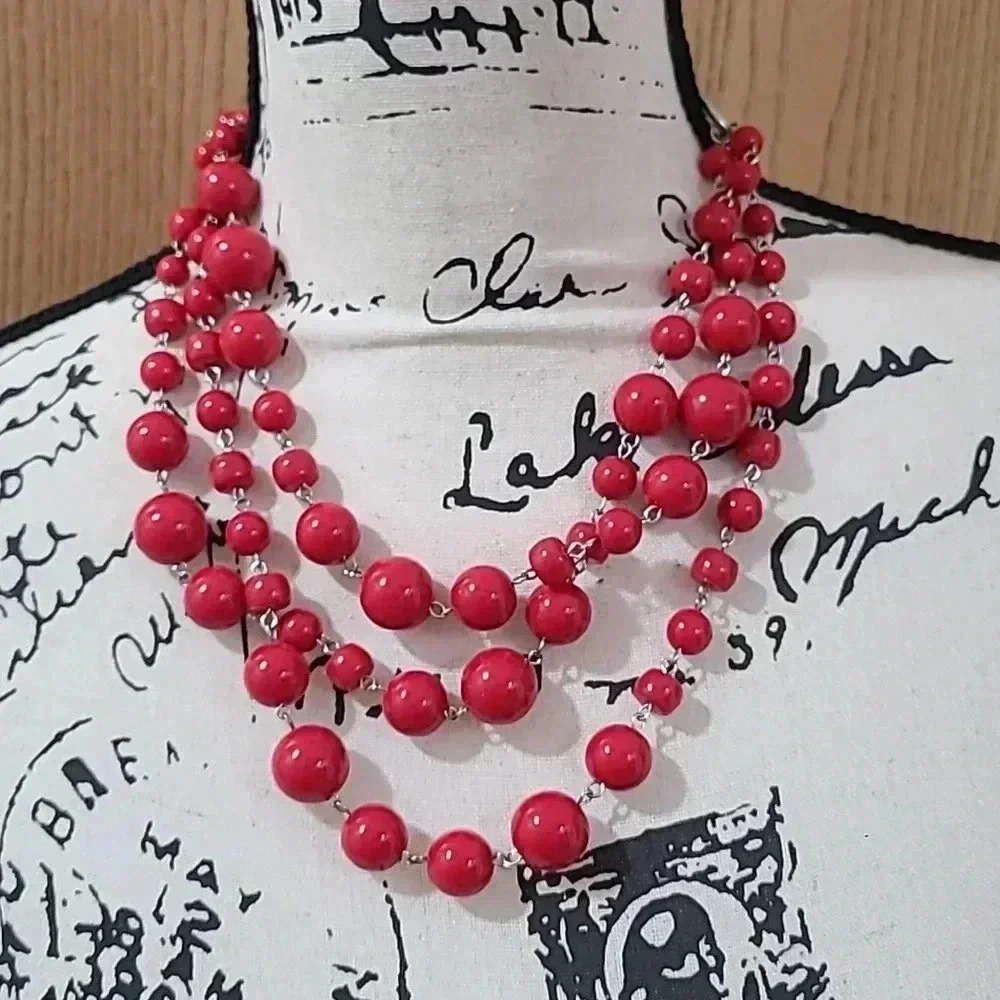 #36 set of 3 red beaded layered chain rhinestone statement necklaces - Picture 3 of 4